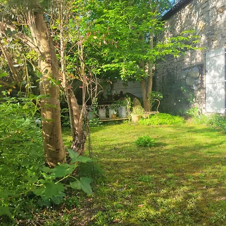 ベッド・アンド・ブレックファスト De Charme Les Quatre-Routes-du-Lot